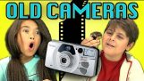 الأطفال التفاعل مع الكاميرات القديمة