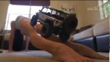 RC Jeep & muchacha de la yoga