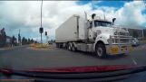 Camion lovituri prin lumina roşie ucide aproape Driver