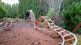 Dětská horská dráha na zahradě
