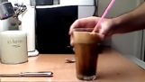 如何使冰咖啡无振动或搅拌器