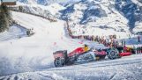 Formel 1 bil i snøen