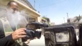 Sniper uppnår GoPro kamera på en journalist