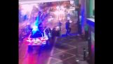 În momentul în care teroriștii de la Londra împușcat de poliție