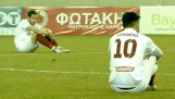 Sit-in fotballspillere for ofrene i Egeerhavet