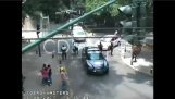 Землетрясение в Мексике из камеры на дороге