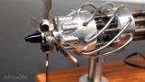 Bir 8-silindirli Stirling motoru