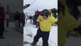 Cuando vas por primera vez con sus amigos para snowboard
