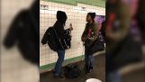 Ouvindo Beatles Subway