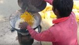 La cocción de alimentos en la arena (India)
