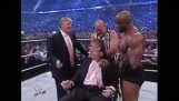 當唐納德·特朗普參加了WWE摔跤比賽