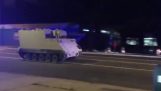 Patrol jahtaa varastettu panssaroitu ajoneuvo