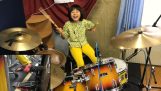 Dievča 8 rokov z Japonska hrať Led Zeppelin na bicie