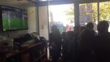 Študenti v Uruguaji sledovať Svetový pohár