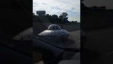 Een UFO op de snelweg
