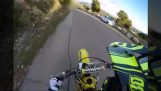 Moottoripyöräilijä pakenevat poliisin