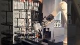 роботизований бармен