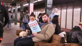 أغلفة الكتب وهمية في مترو الإنفاق