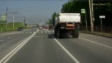 Odlúčenie nápravy nákladného vozidla na cestách