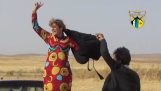 ISIS से नि: शुल्क, काले कपड़े pooping सीरिया महिलाओं