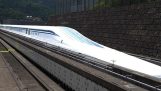 Tren en Japón rompe nueva velocidad récord: 603 kmh