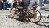 أول دراجة نارية في العالم (1869)