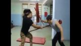 Σκηνή μάχης από την ταινία “300” dans la salle de gym
