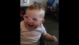 Dieťa jasne vidí prvýkrát nové okuliare