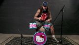 Le Mike Portnoy joue dans des fûts pour enfants de Hello Kitty