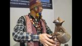 Gamla musikinstrument av Inkorna härma djurläten