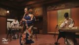 Spiller Michael Jackson med japanske traditionelle instrumenter
