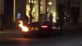 La Lamborghini a obtenu le feu