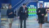 Calgary veteran som överlevde Dunkirk orsakar uppståndelse på filmpremiär