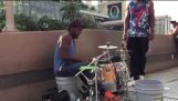 Eine beeindruckende Schlagzeuger in Las Vegas