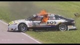 Top Race V6: Mauro Giallombardo auto syttyi tuleen, ja hän oli vahingoittumaton