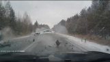 Unfall durch Frost auf der Straße (Russland)