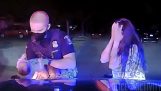 שוטר מציל את חייו של תינוק טובע