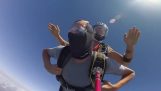 Μια κάμερα GoPro πέφτει από ύψος 2.000 μέτρων