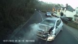 Collision frontale d'un camion avec une voiture