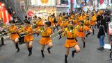 La famosa banda de la escuela japonesa de Kyoto Tachibana