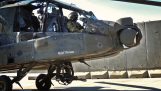 Cum urmează o armă de foc Apache ochii pilotului