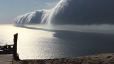 nubi imponenti sul lago Michigan