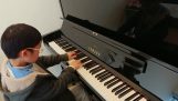 A 7chrono fiú lenyűgöző tehetség a zongorán