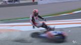 O motocicletă izbește Johann Zarco în Valencia Moto GP