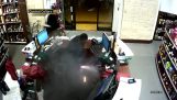elektroniczny papieros eksplozja w kieszeni mężczyzny