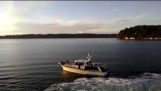 Washington State Ferry lovește o barcă în apropiere Vashon Island