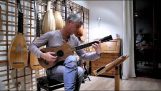 Spelar en gitarr Stradivari av 1679