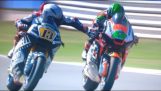 Romano Fenati apasă frâna de adversarul său în cursa Moto2