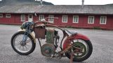 Uma motocicleta improvisada Steampunk