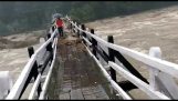 Den verste tid til å krysse en bro